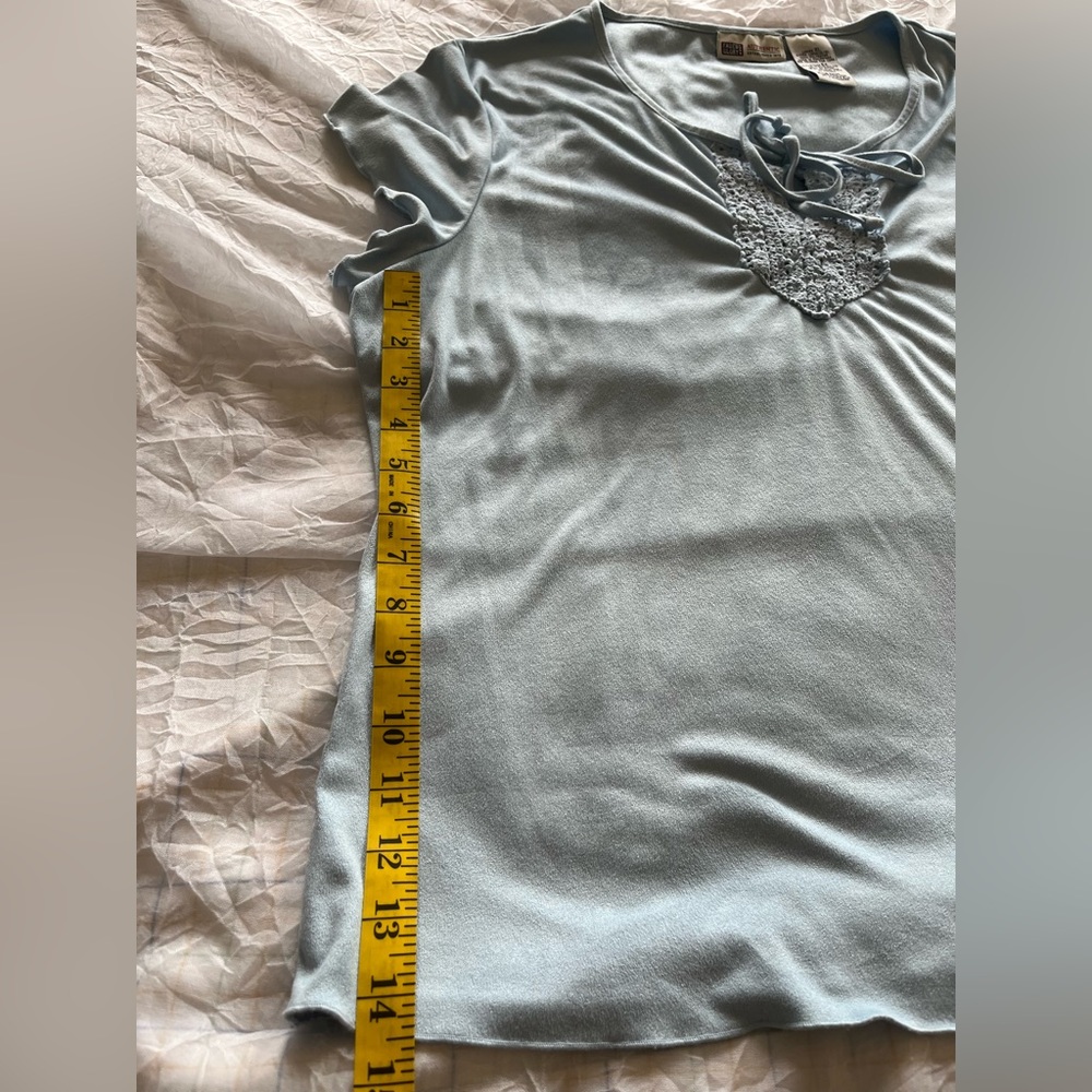 Authentic Faded Glory Light Blue Short Sleeve U-Neck Shirt - Picture 7 of 9